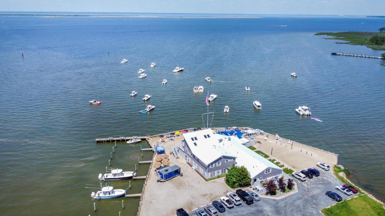 Lowes Wharf Marina Inn Sherwood Екстериор снимка