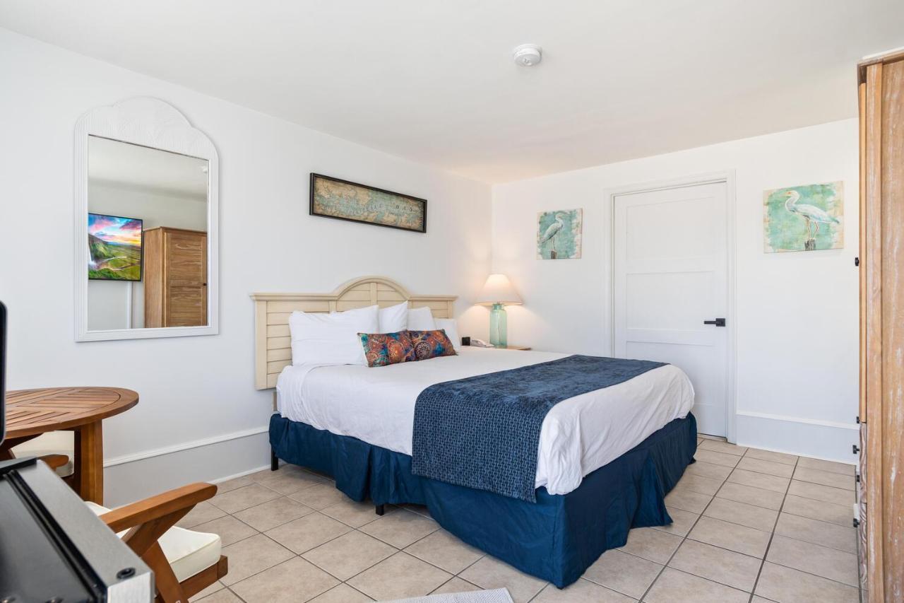 Lowes Wharf Marina Inn Sherwood Екстериор снимка